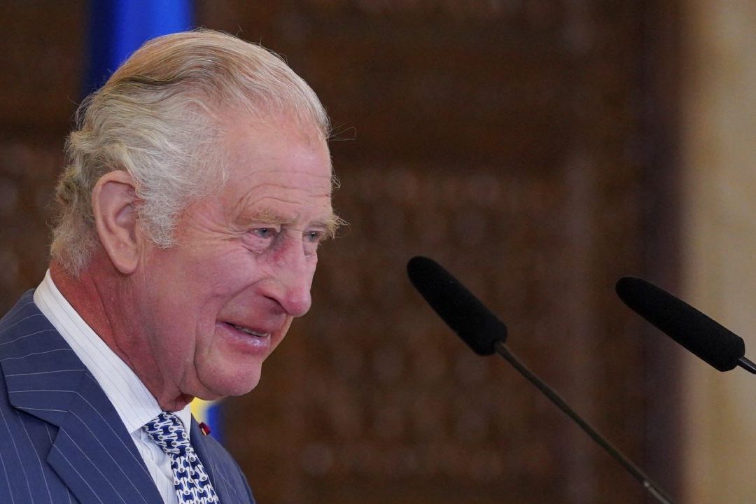 Rey Carlos III Visita Transilvania, Hogar de Drácula, su Pariente