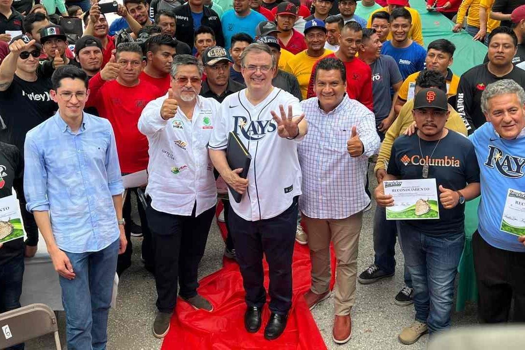 Ebrard Defenderá a Trabajadores de Leyes Anti-Migrantes