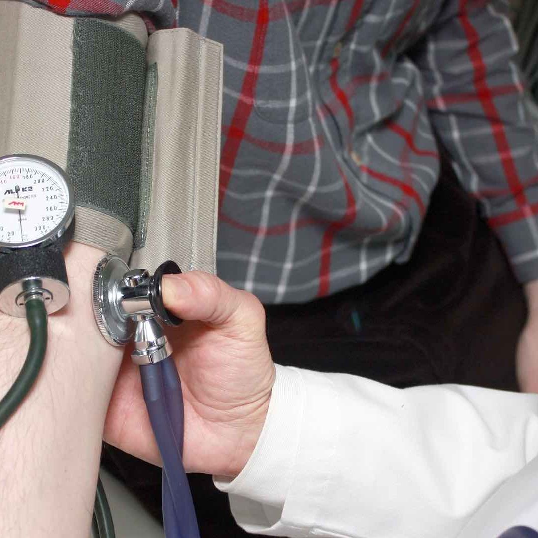 El estudio se centró en los casos de infarto agudo de miocardio con elevación del segmento ST (STEMI)