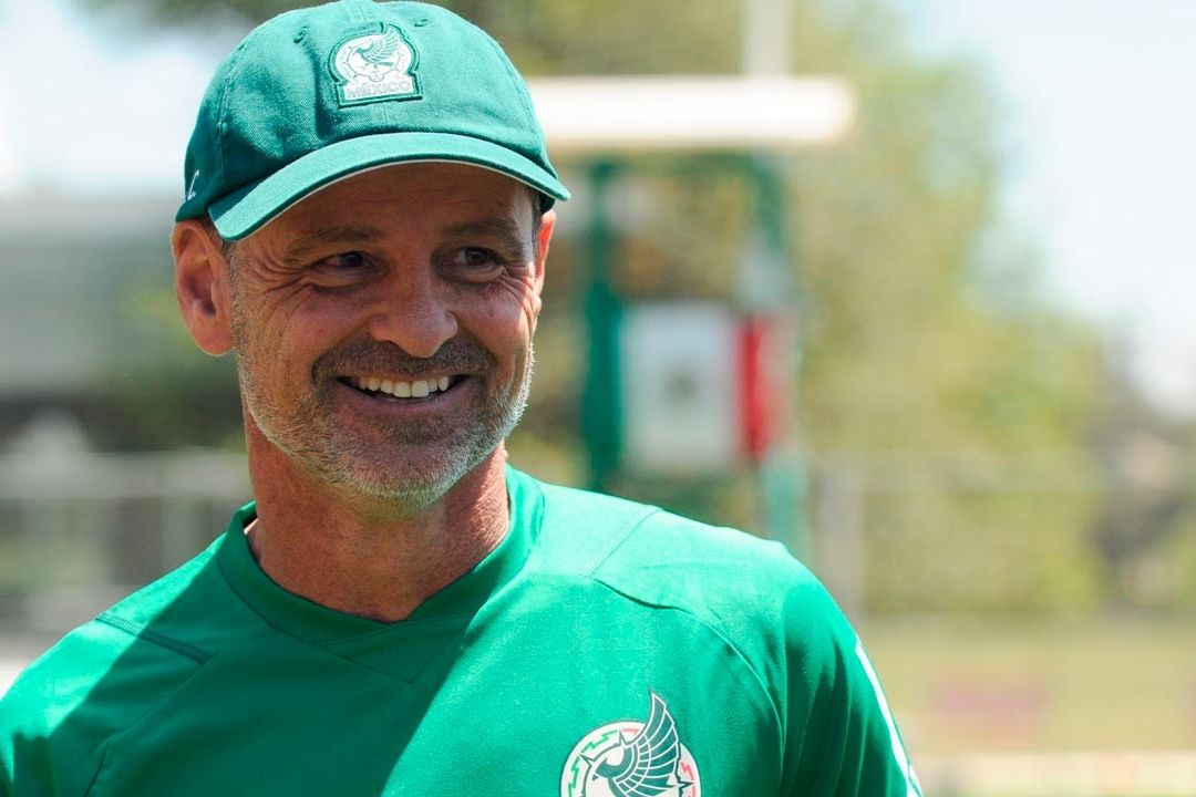 Cocca Descarta que Su Puesto en el Tri Esté en Juego