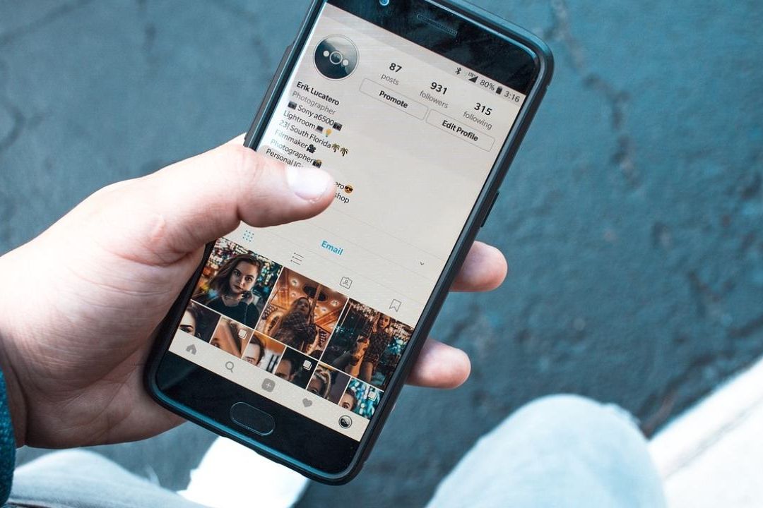 Más de 3 Horas en Redes Sociales Duplica Riesgo de Depresión