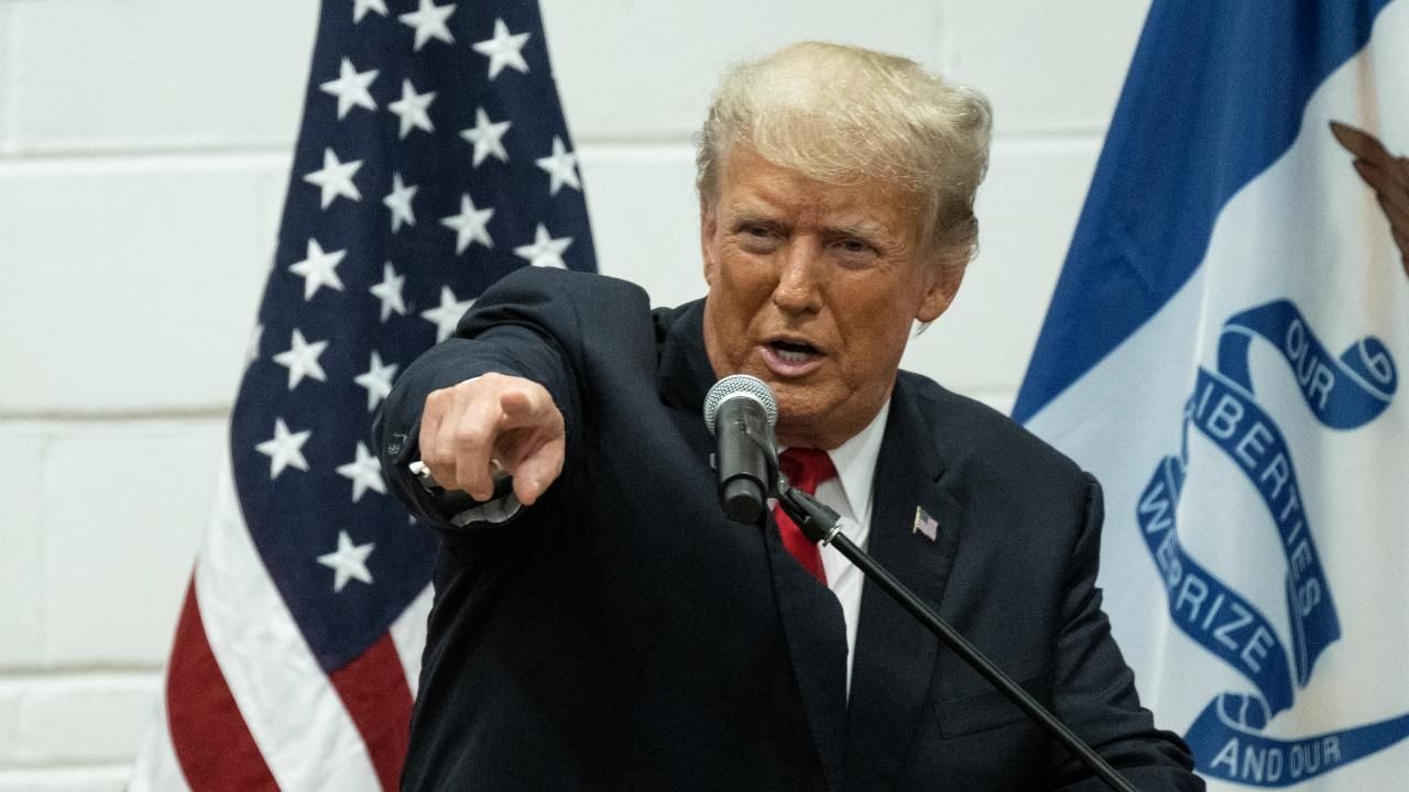 Donald Trump enfrenta 37 cargos en el caso de los documentos clasificados de la Casa Blanca, según el acta de acusación publicada