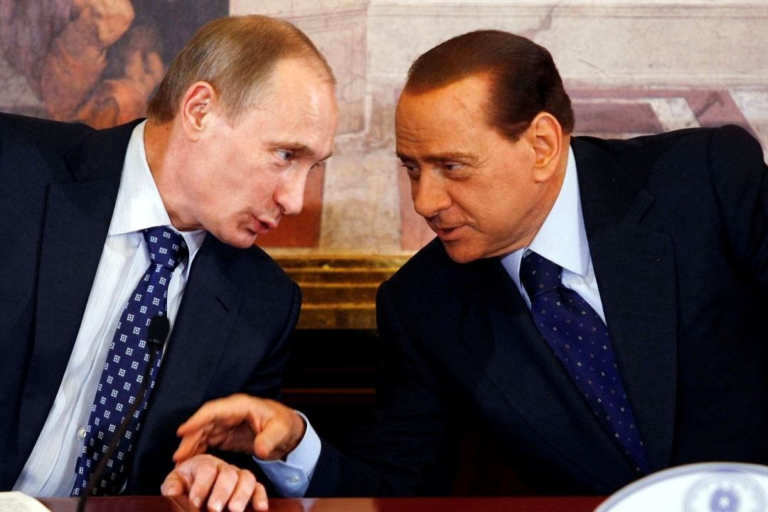 Putin Rinde Homenaje a Berlusconi, Un "Verdadero Amigo"