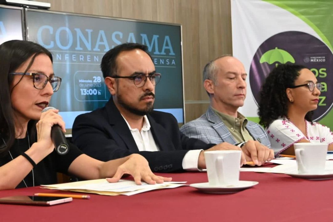 Juan Manuel Quijada Gaytán, comisionado Nacional de Salud Mental y Adicciones (centro)
