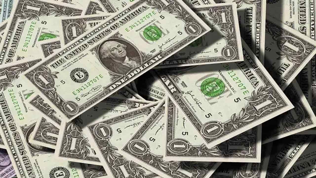¿Cómo Se Determina el Tipo de Cambio entre el Peso y el Dólar?