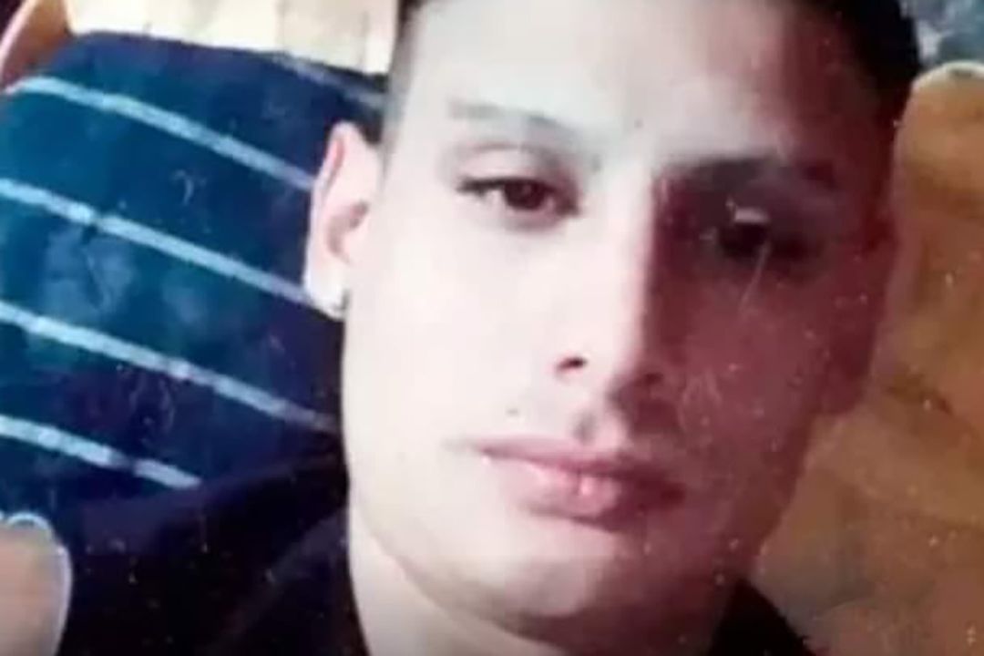 Ladrón Muere al Quedar Atorado en Ventana; Familia Denuncia que No lo Ayudaron