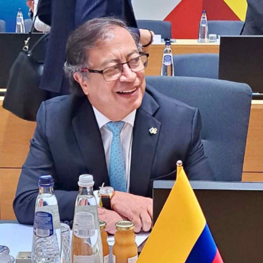 Petro Causa Controversia: 'Apoyar a EUA o a Rusia Es lo Mismo'