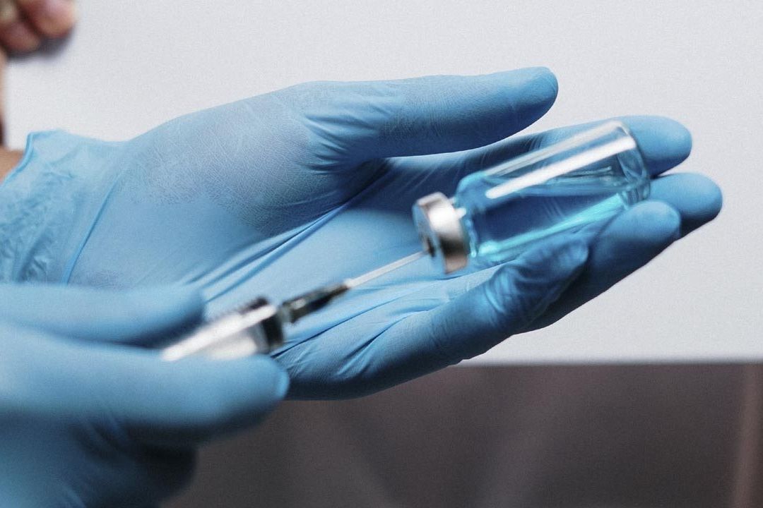 OMS alerta sobre necesidad de vacuna contra gripe aviar para seres humanos