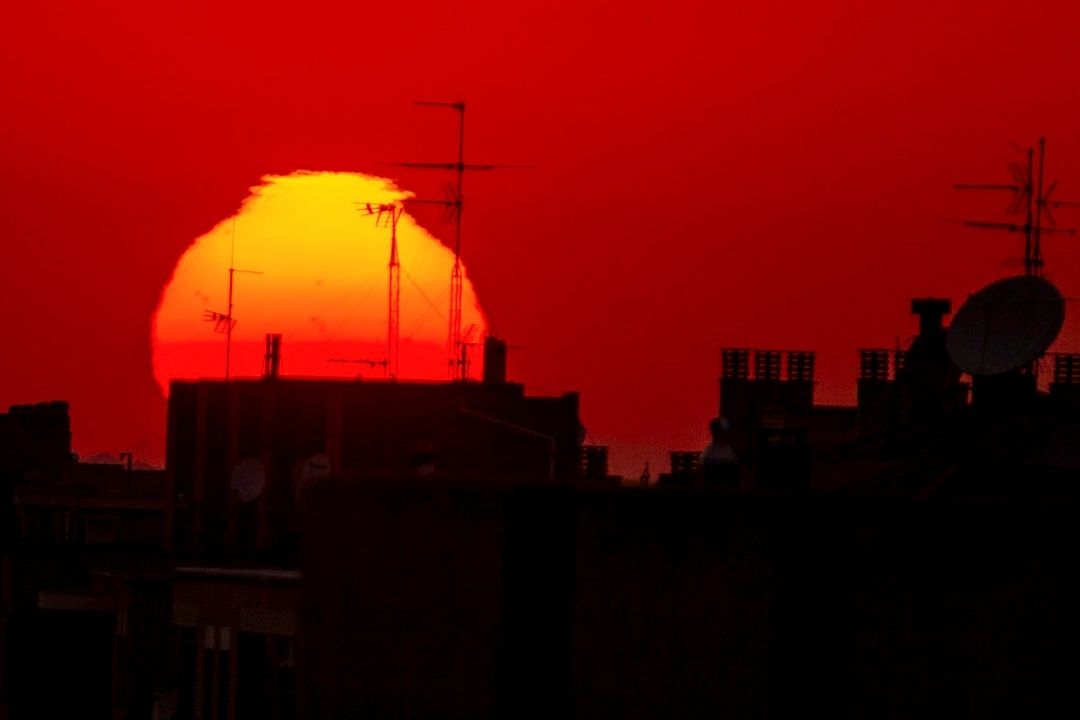 Alertan sobre riesgo de enfermedades por calor extremo e incendios forestales
