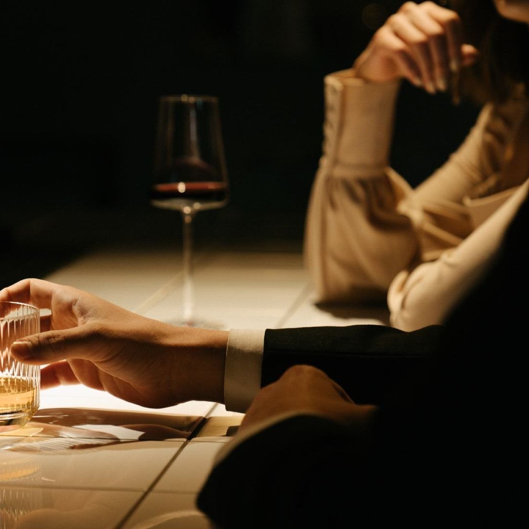 Tomar alcohol sube la presión arterial, revela estudio