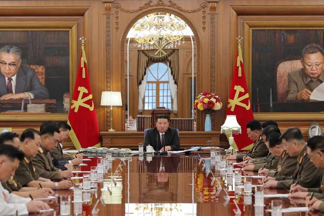 Kim Jong Un Pide al Ejército Norcoreano Intensificar Preparativos Para una Guerra