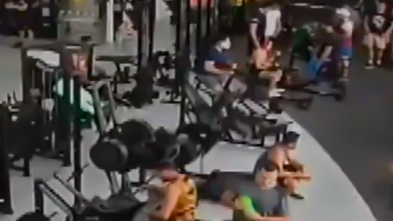 Máquina de 150 Kilos Aplasta a Hombre en Gimnasio