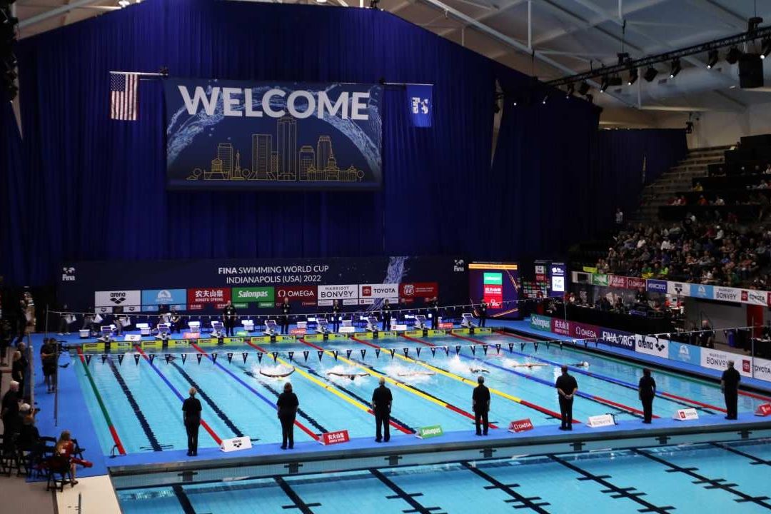 Competencia durante la Copa Mundial de Natación en 2022.