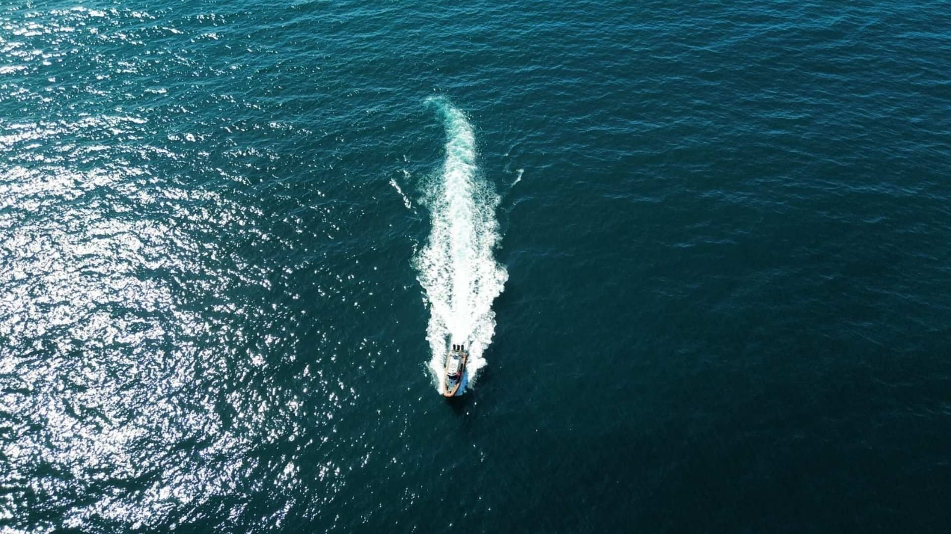 Presunto Aeroplano se Estrella Contra Mar en Ensenada y Deja Dos Desaparecidos