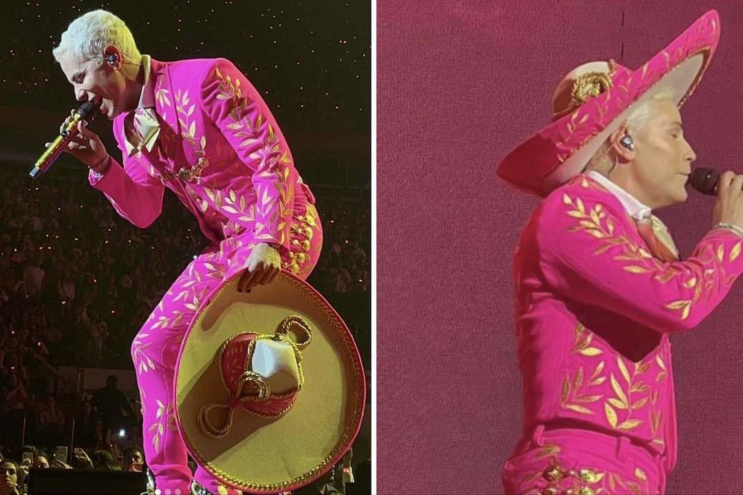Christian Chávez con un traje de charro rosa
