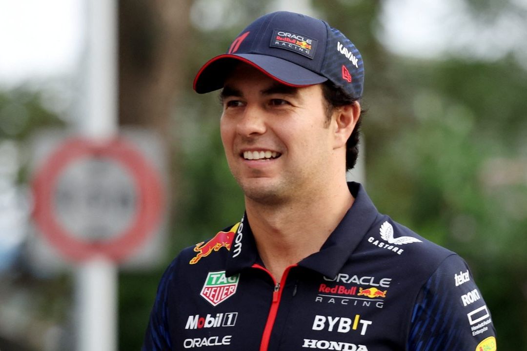 Checo Pérez revela que Helmut Marko le pidió disculpas por comentarios racistas