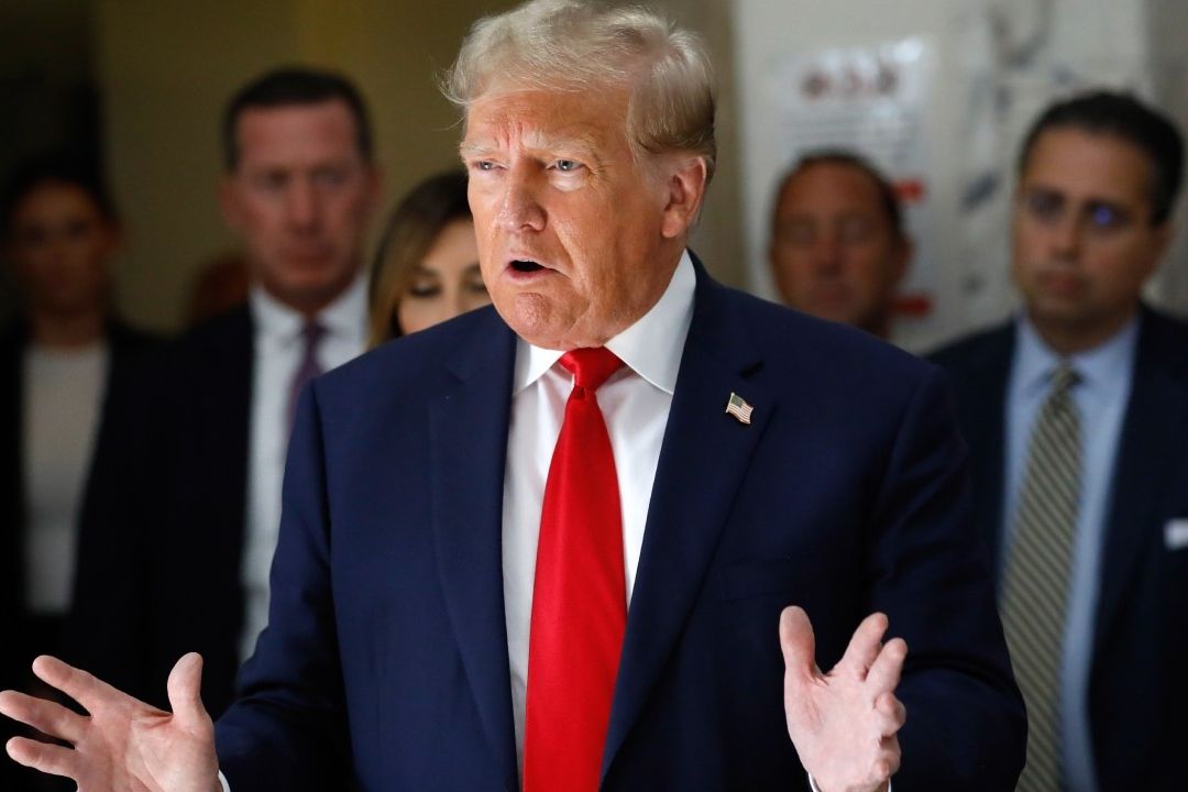 El expresidente estadounidense, Donald Trump, durante una pausa en el tercer día de su juicio por fraude civil en Nueva York