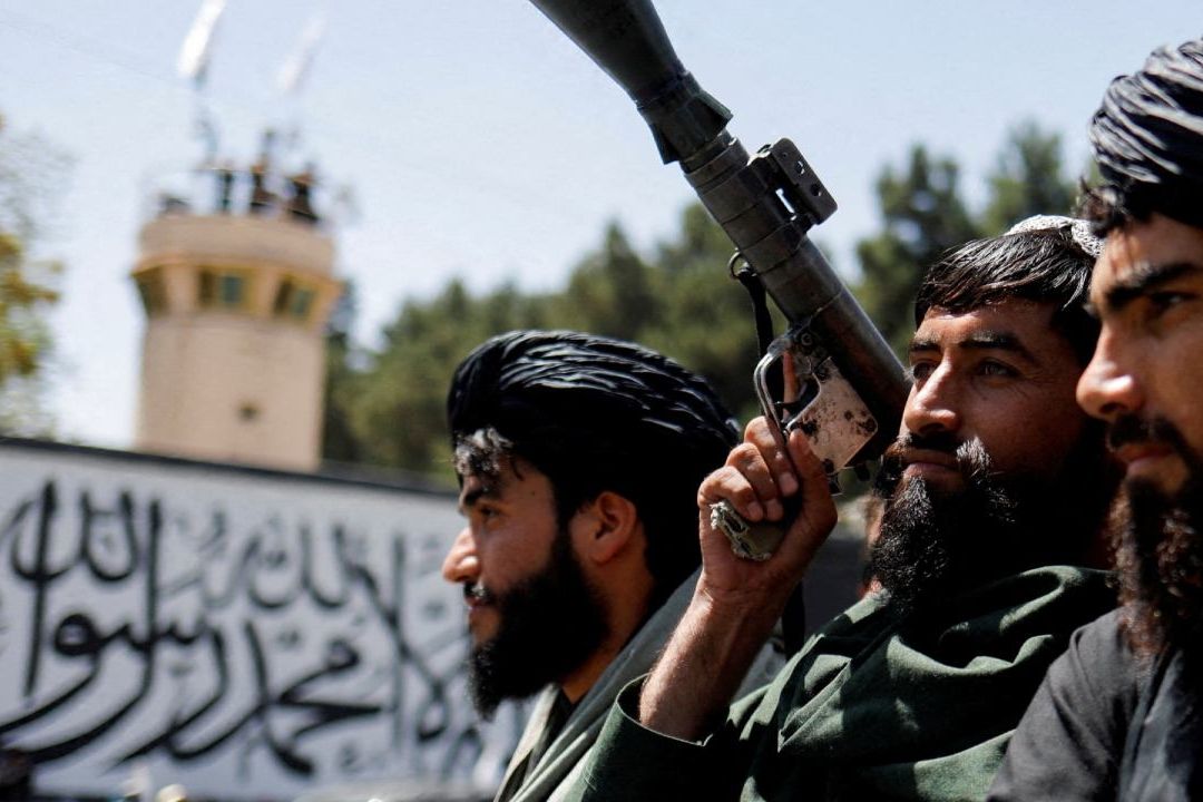 Talibanes Han Detenido a Cientos de ‘Brujos’, entre ellos Mujeres