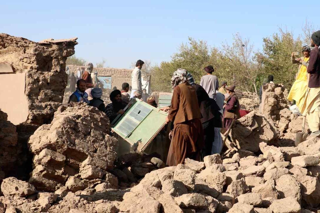 Más de 2 Mil Muertos por Terremotos en Afganistán