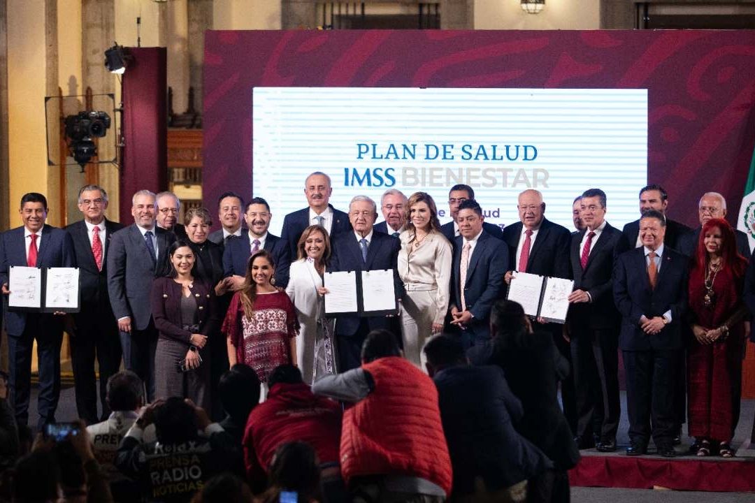 AMLO y gobernadores firman Acuerdo Nacional de Federalización de Servicios de Salud