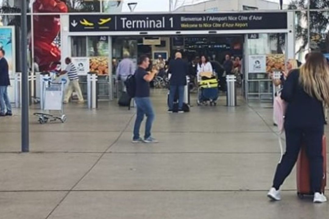 Evacuan 8 Aeropuertos Franceses por Amenazas de Bomba