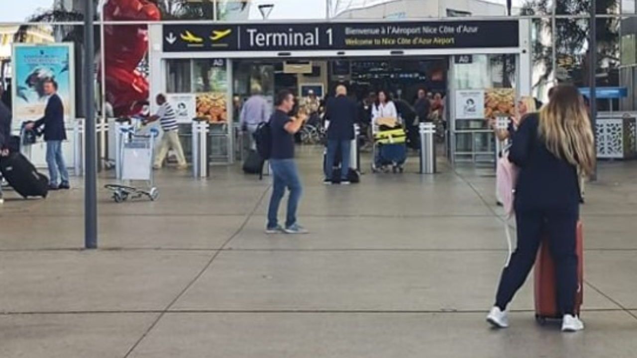 Evacuan 8 Aeropuertos Franceses por Amenazas de Bomba