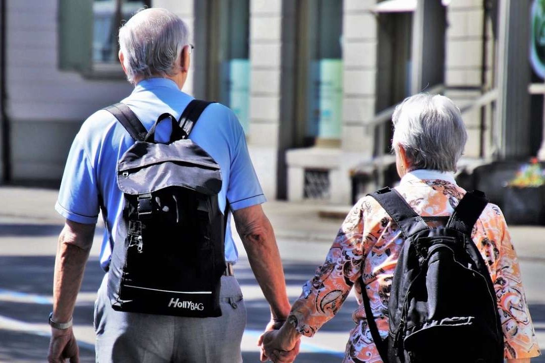El pago del aguinaldo de los pensionados del IMSS y del ISSSTE se acerca y aquí te decimos qué día lo depositan