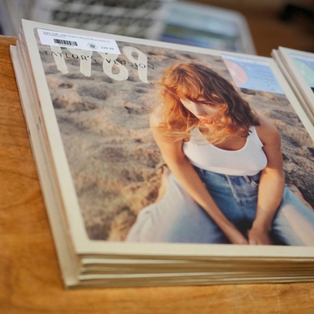 La artista lanzó '1989 (Taylor's Version)' para reapropiarse de los derechos perdidos sobre buena parte de sus discos. Foto: AP