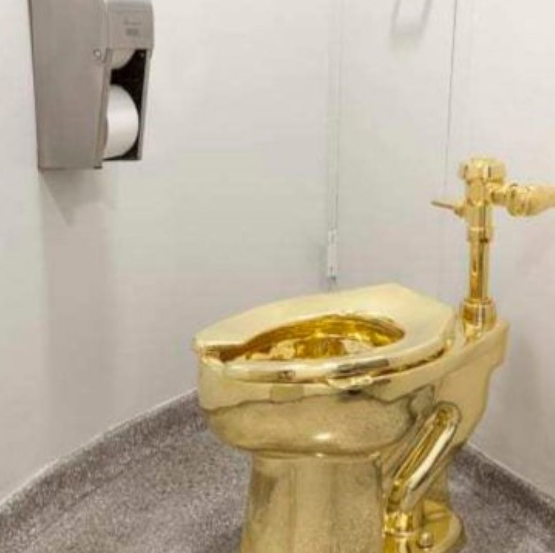 Inodoro de oro