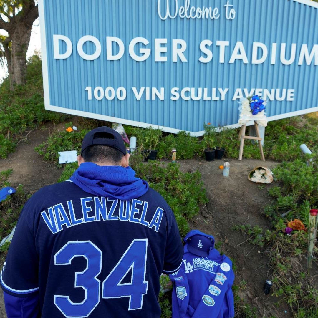 Dodgers lanzan parche en honor a Fernando Valenzuela