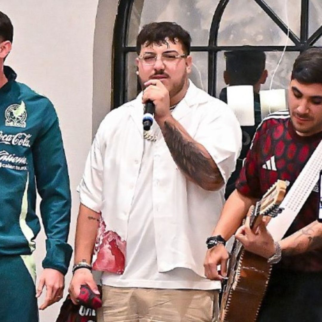 Israel Reyes se animó a cantar junto a Payo Solís. Foto miseleccionmx