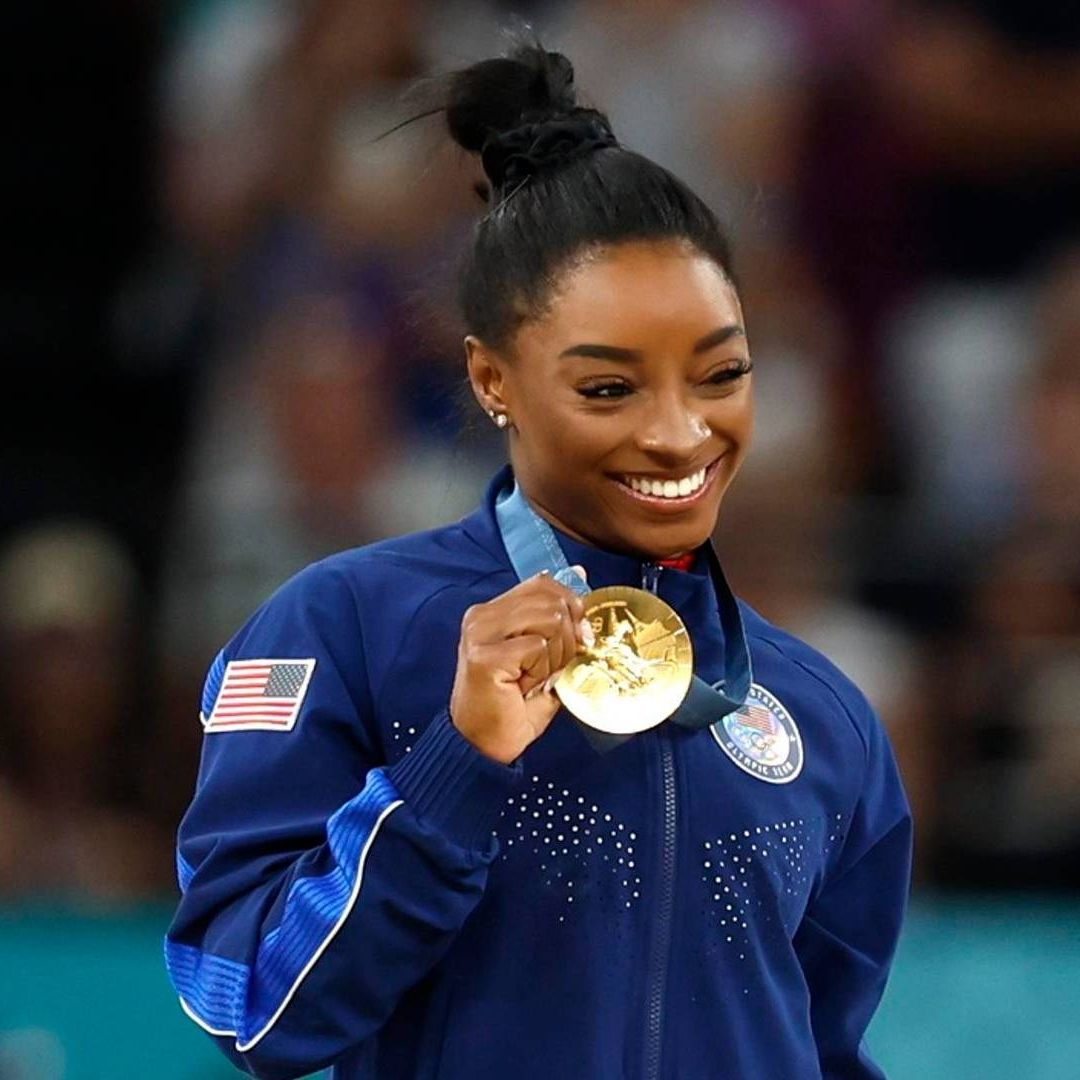 Gimnasta Simone Biles gana tercer medalla de oro en París 2024