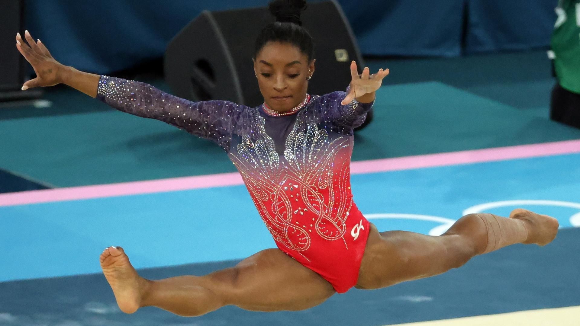 Simone Biles en la final de en los Juegos Olímpicos París 2024