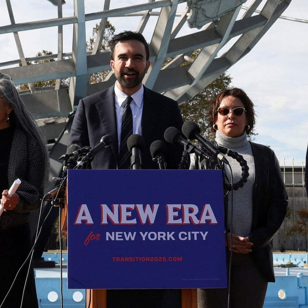 Zohran Mamdani en conferencia de prensa en el distrito de Queens de la ciudad de Nueva York