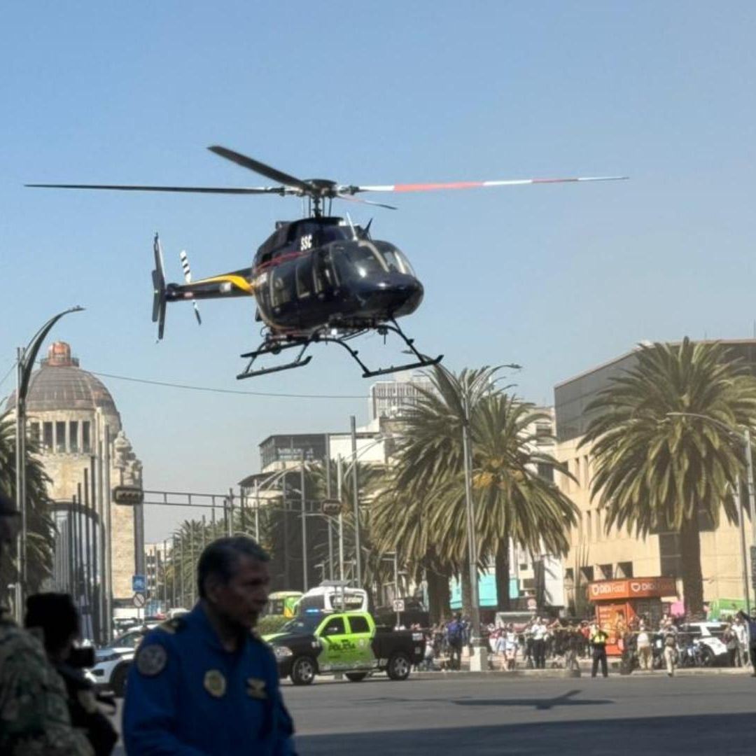 Helicóptero Cóndor de la SSC durante simulacro de sismo