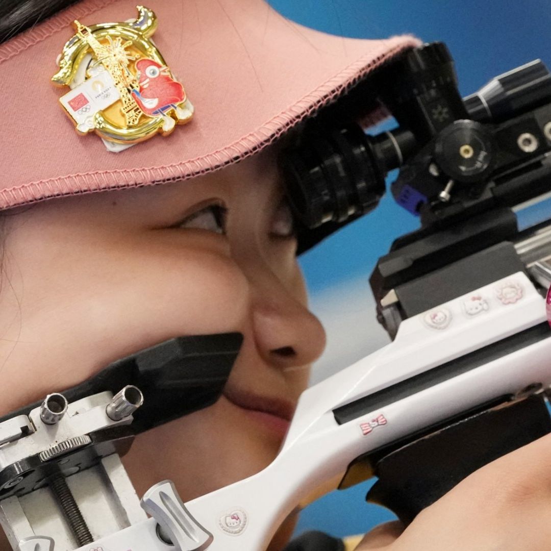 La atleta de China Zhang Qiongyue se hizo viral por el diseño de su rifle en Juegos Olímpicos París 2024
