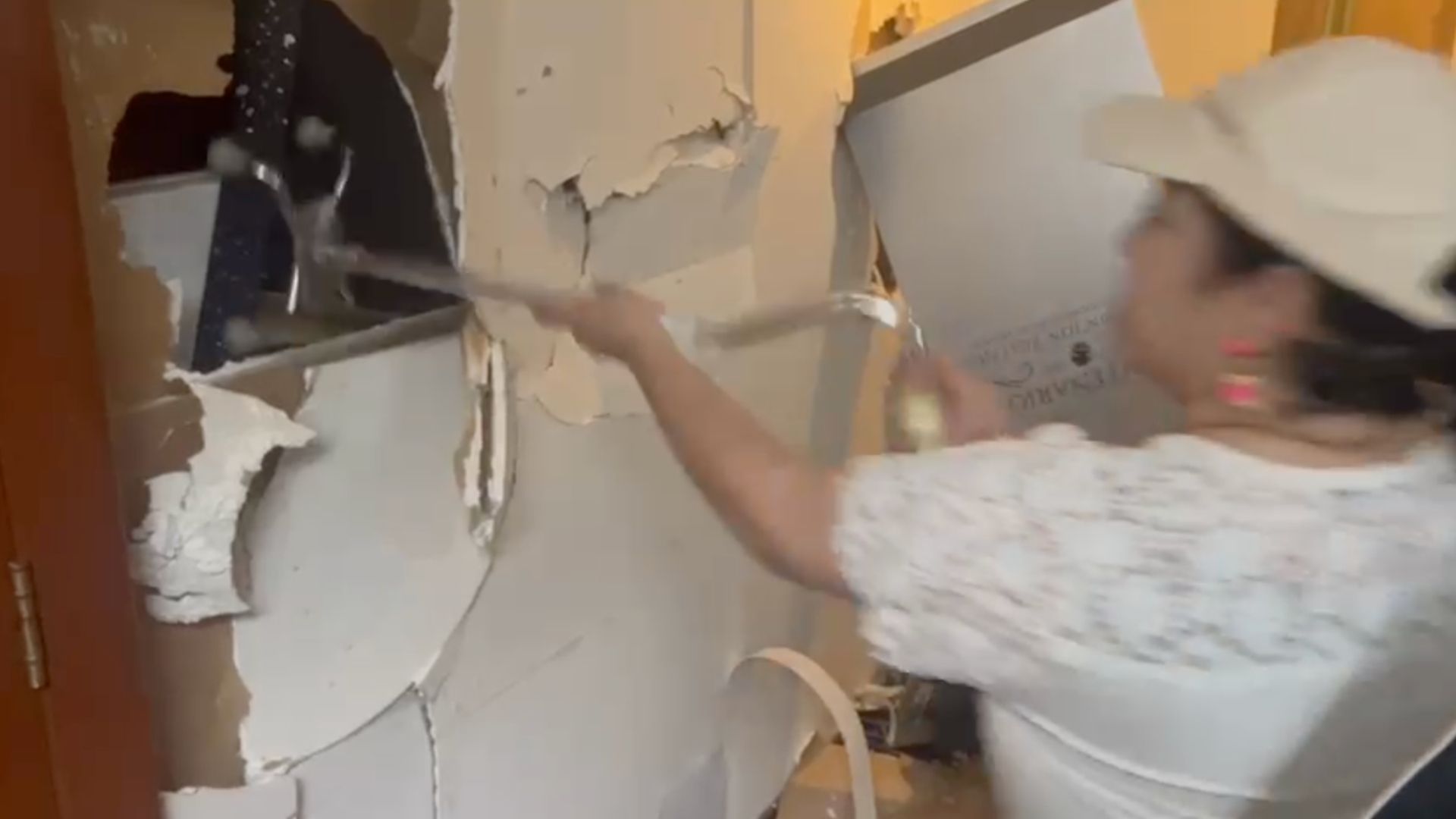 Destrozos en Palacio de Gobierno en Culiacán, Sinaloa, durante Manifestación ‘A Los Niños No’