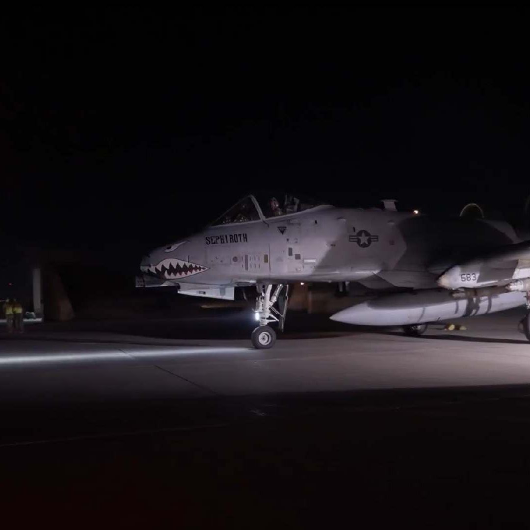 Así Fuerzas Estadounidenses con Aeronaves Atacaron a Extremistas del Estado Islámico. Foto: @CENTCOM