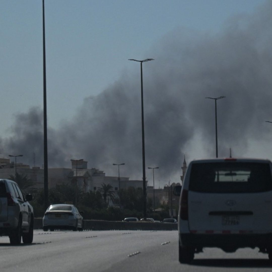 Embajada de Estados Unidos en Kuwait Se Incendia Luego de Ataque Iraní.