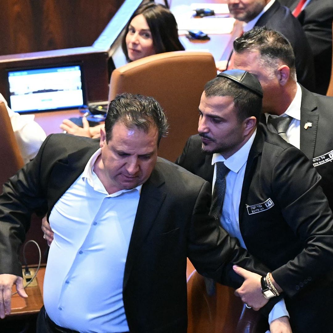 Interrumpen a Trump en Parlamento israelí; Expulsan a Legisladores que Pidieron Estado Palestino.