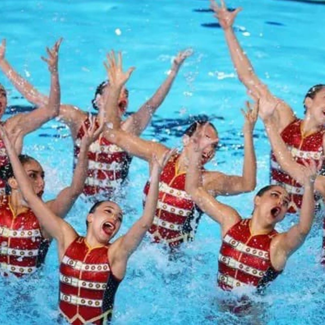 Equipo natación artística de México gana medalla de oro en rutina acrobática en Mundial de París 2024