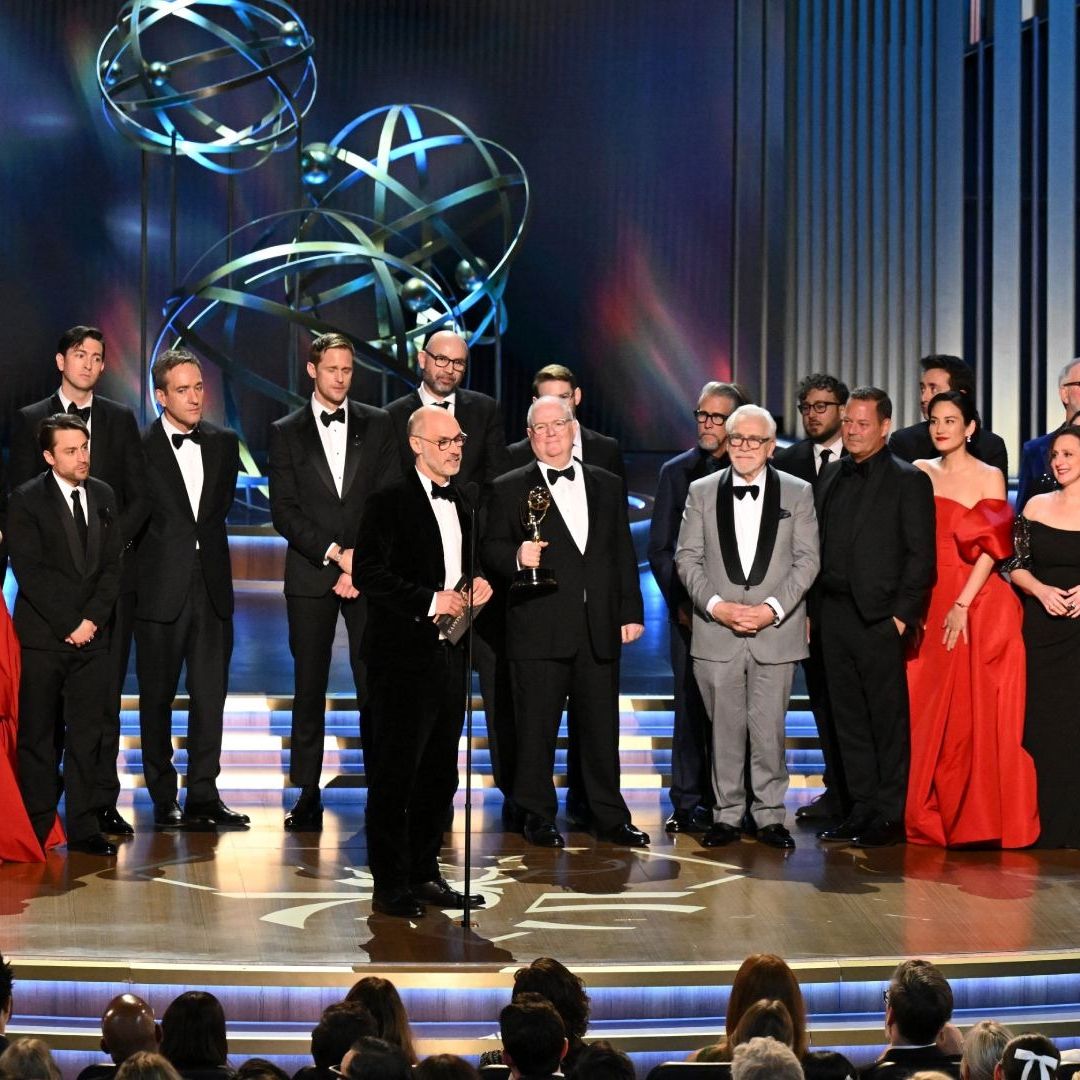 ‘Succession’, ‘The Bear’ y ‘Beef’ Arrasan en una Nostálgica Noche de Emmy