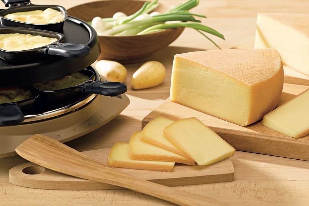 ¿Cómo distinguir el queso real de los 'plastiquesos'? Esto dice Profeco