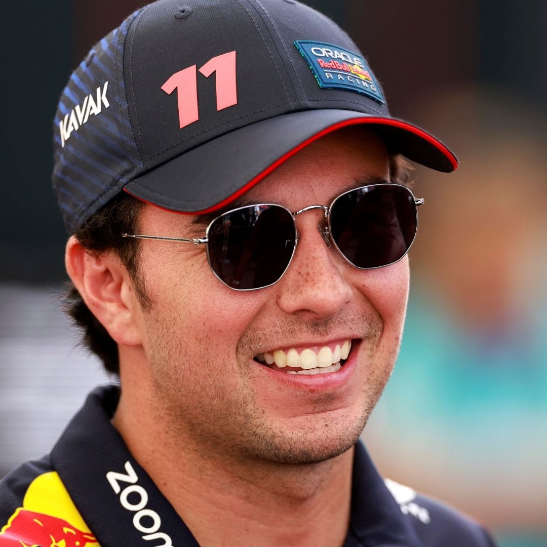 Sergio Pérez presenta su nuevo casco para temporada 2024