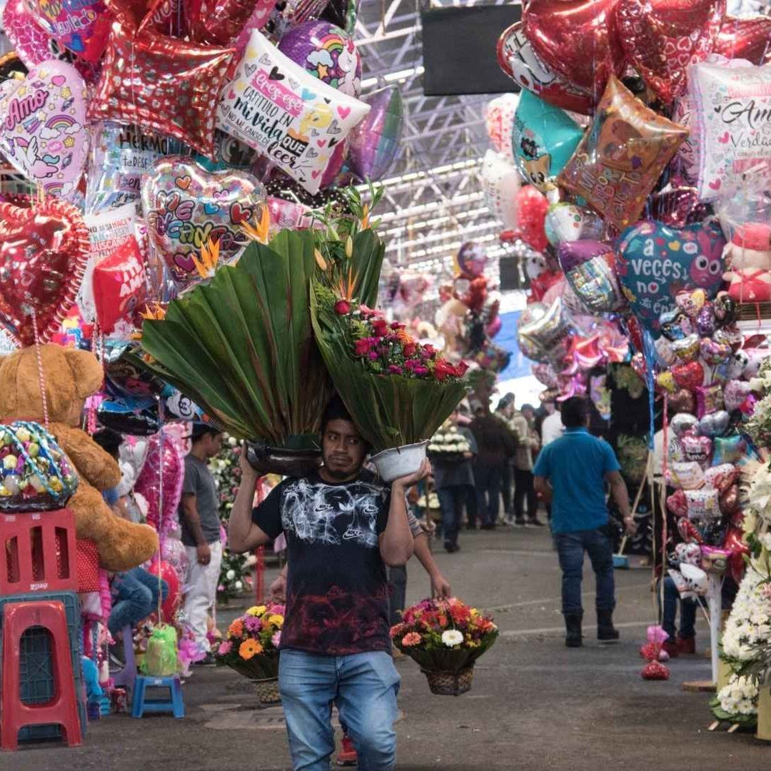 Mexicanos gastarán más este 2024 por Día de San Valentín que el año pasado