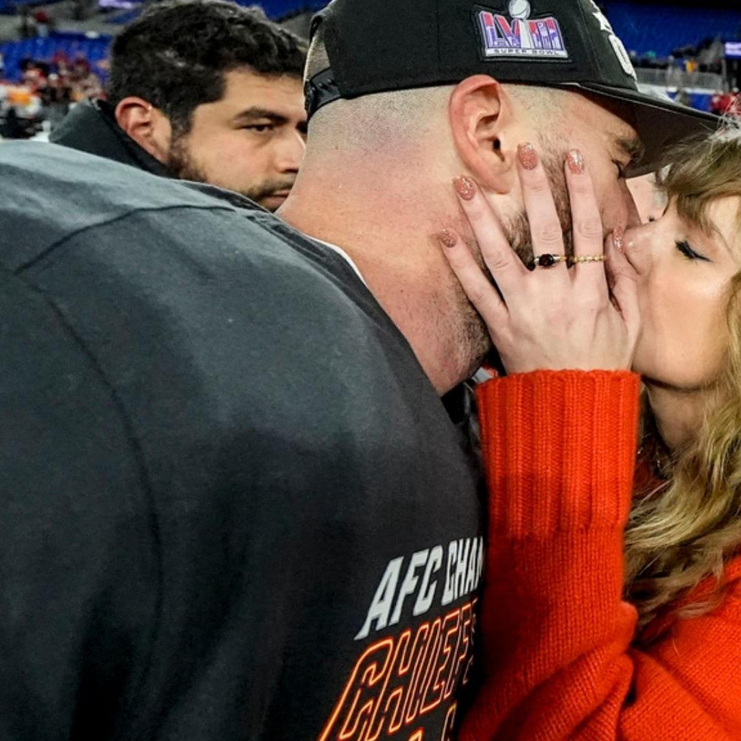 Taylor Swift es pareja del ala cerrada de los Chiefs Travis Kelce. Foto: AP
