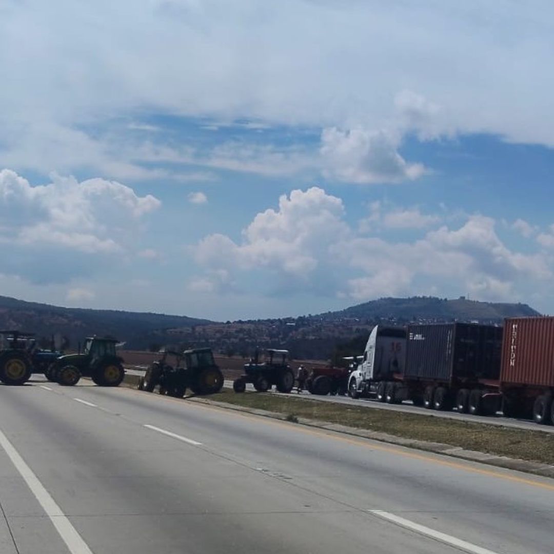 Paro Transportistas y Agricultores Bloqueo Autopista Arco Norte y Cierre Total Carretera Los Reyes Zacatepec