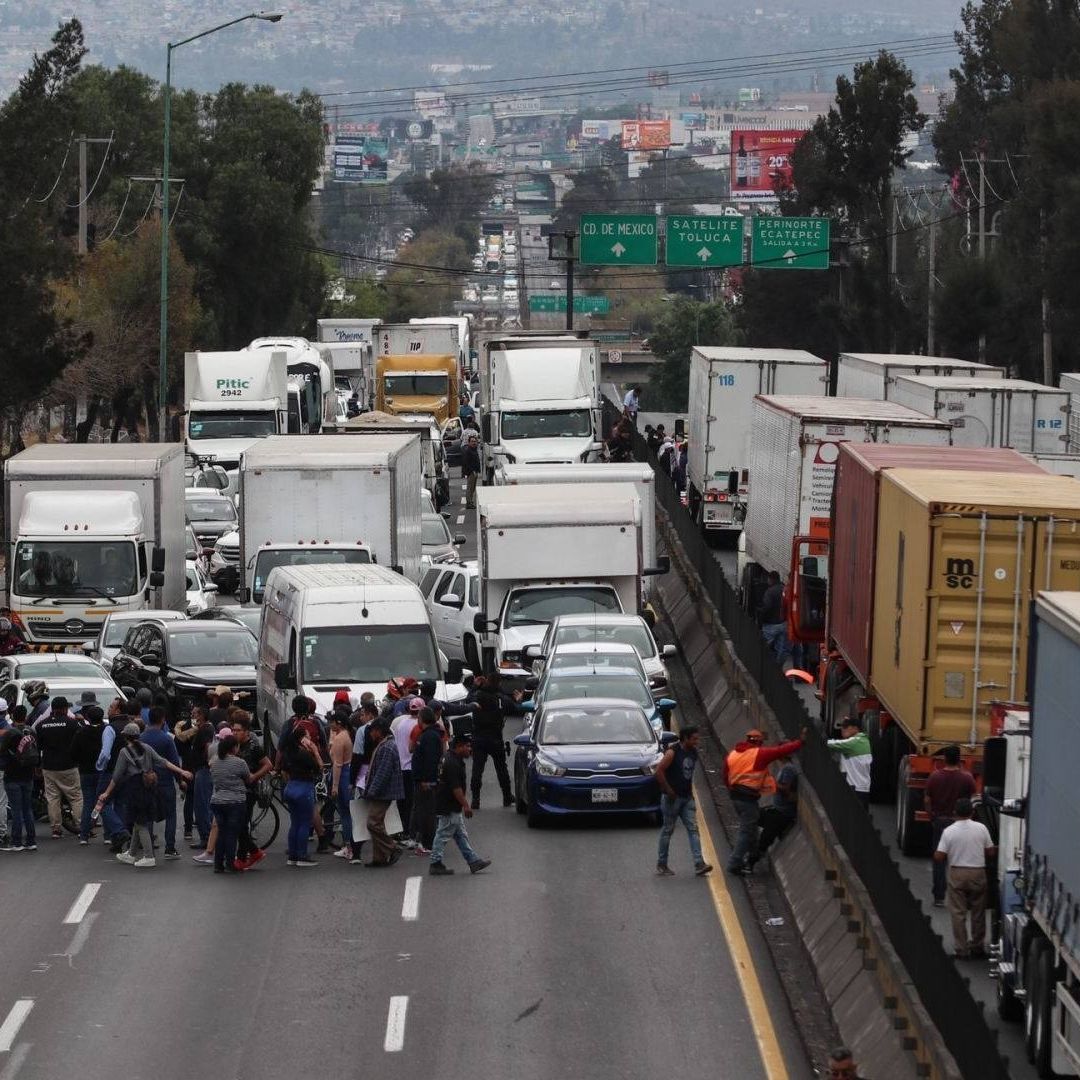 Bloqueo en la autopista México-Querétaro