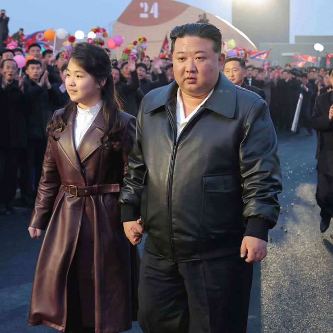 Kim Jong-un y su hija supervisan ejercicios militares