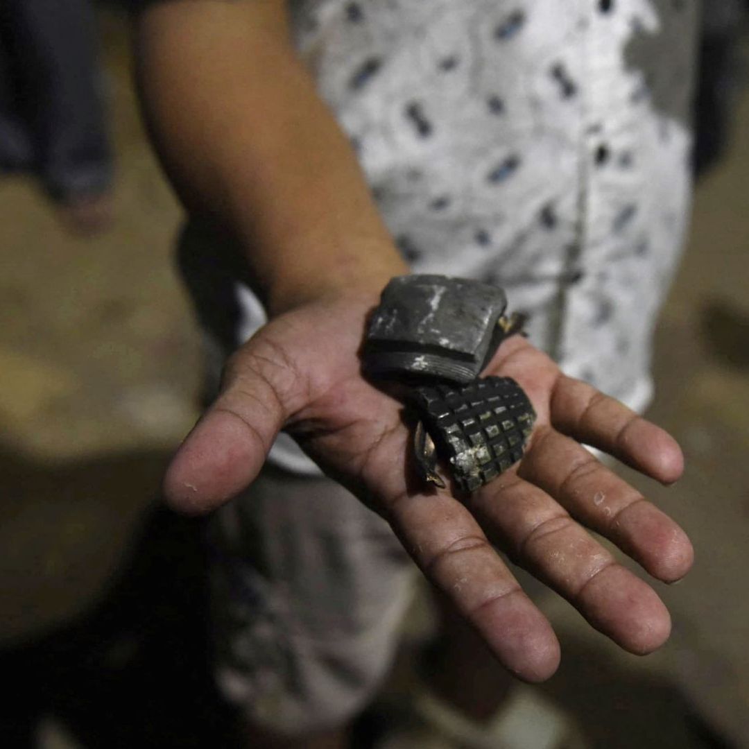 Mueren nueve niños al explotar munición de guerra con la que jugaban en Afganistán